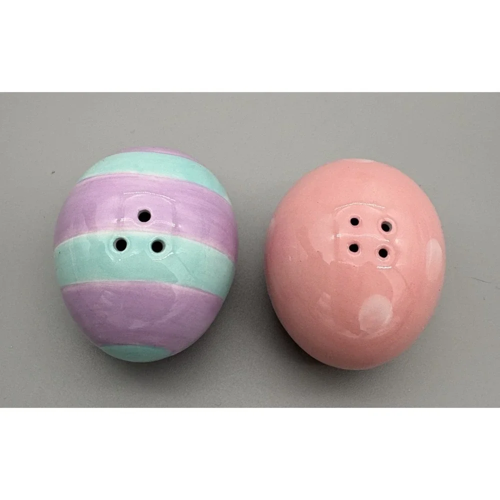 Vintage Silvestri‎ Easter Eggs Salt & Pepper Shakers Ceramic Pastel Pink Purple